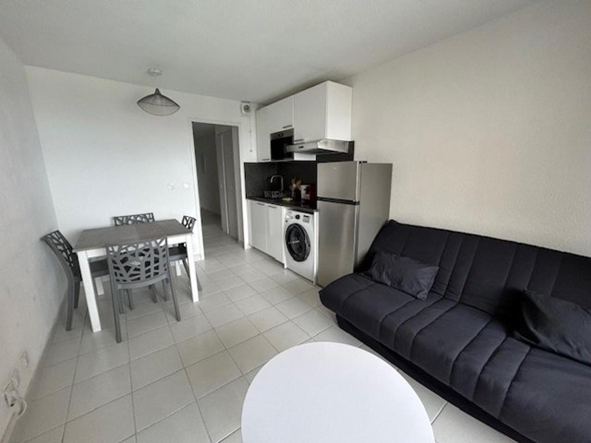 La Bocca: 2 Pieces Avec Terrasse Et Piscines - Fr-1-609-110 Appartement *