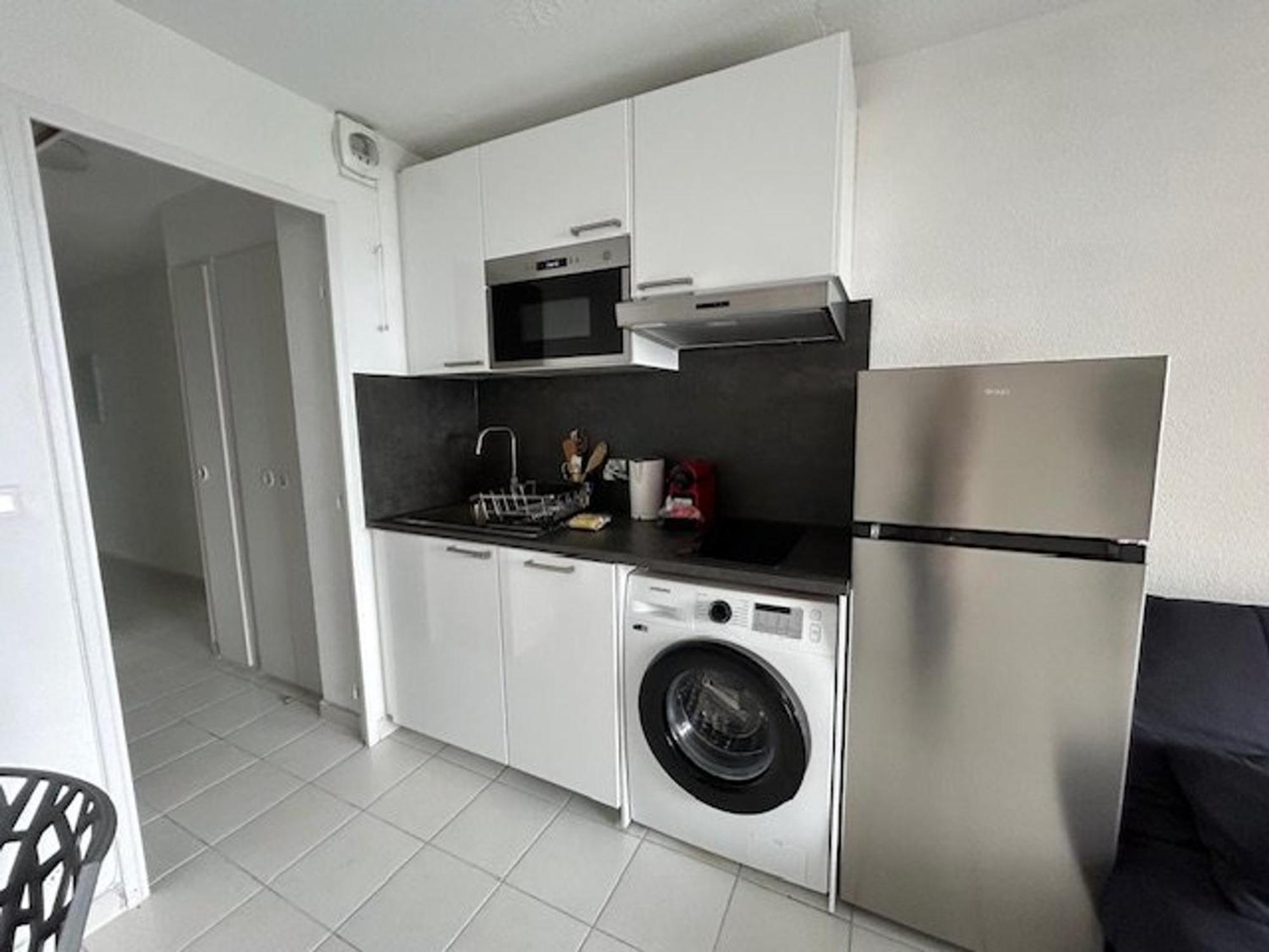 La Bocca: 2 Pieces Avec Terrasse Et Piscines - Fr-1-609-110 Appartement