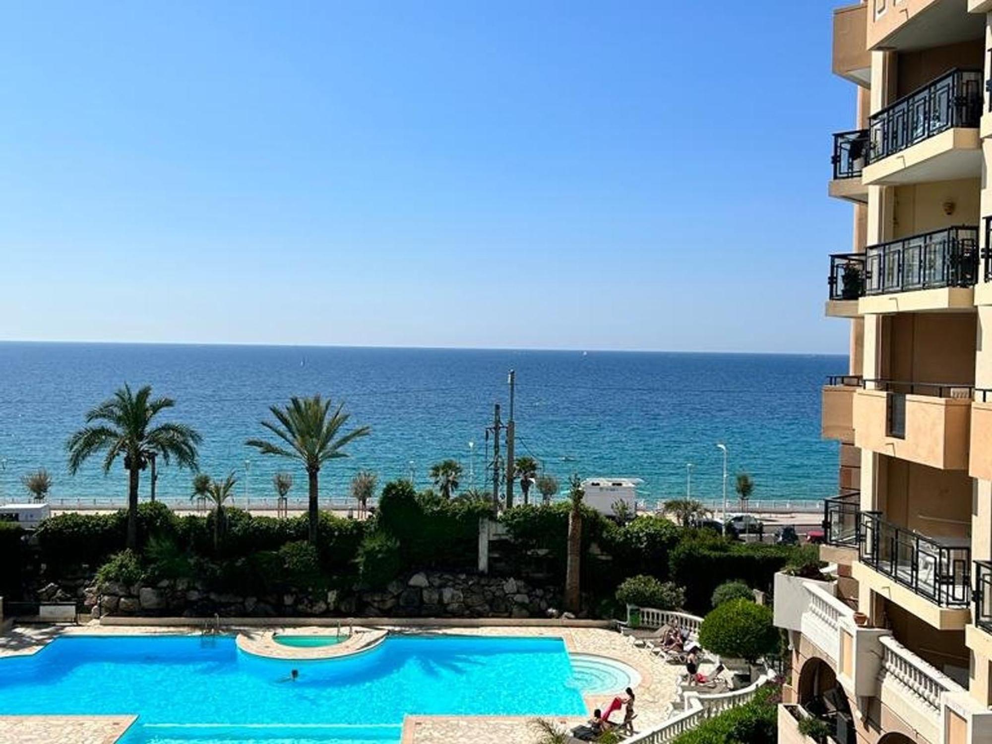 La Bocca: 2 Pieces Avec Terrasse Et Piscines - Fr-1-609-110 *